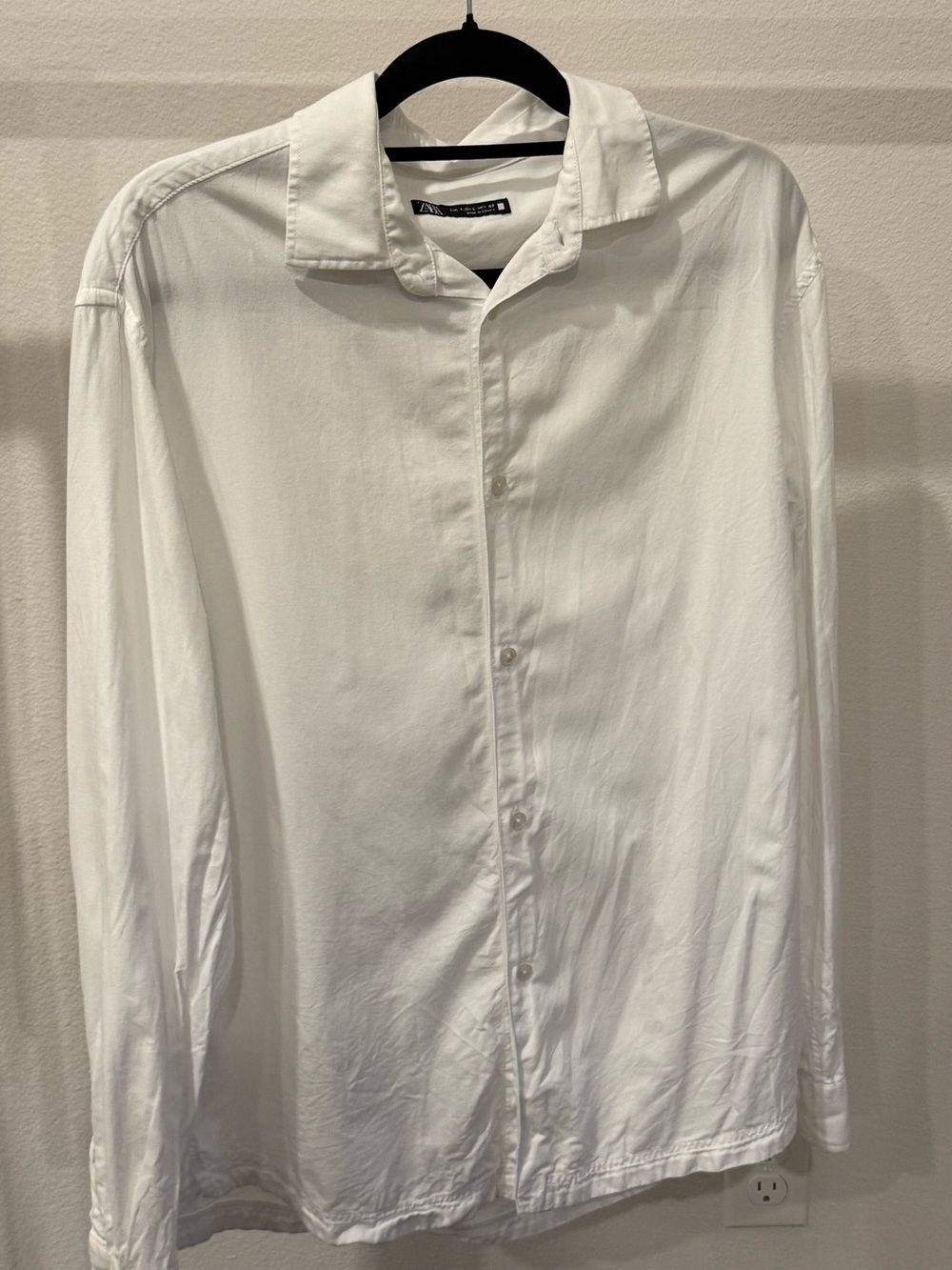 Zara Men's White Long-Sleeve Button-Down Shirt